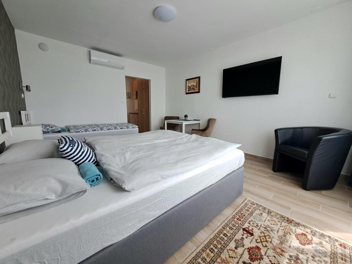 Partside Balatonfuered Apartment Ngoại thất bức ảnh